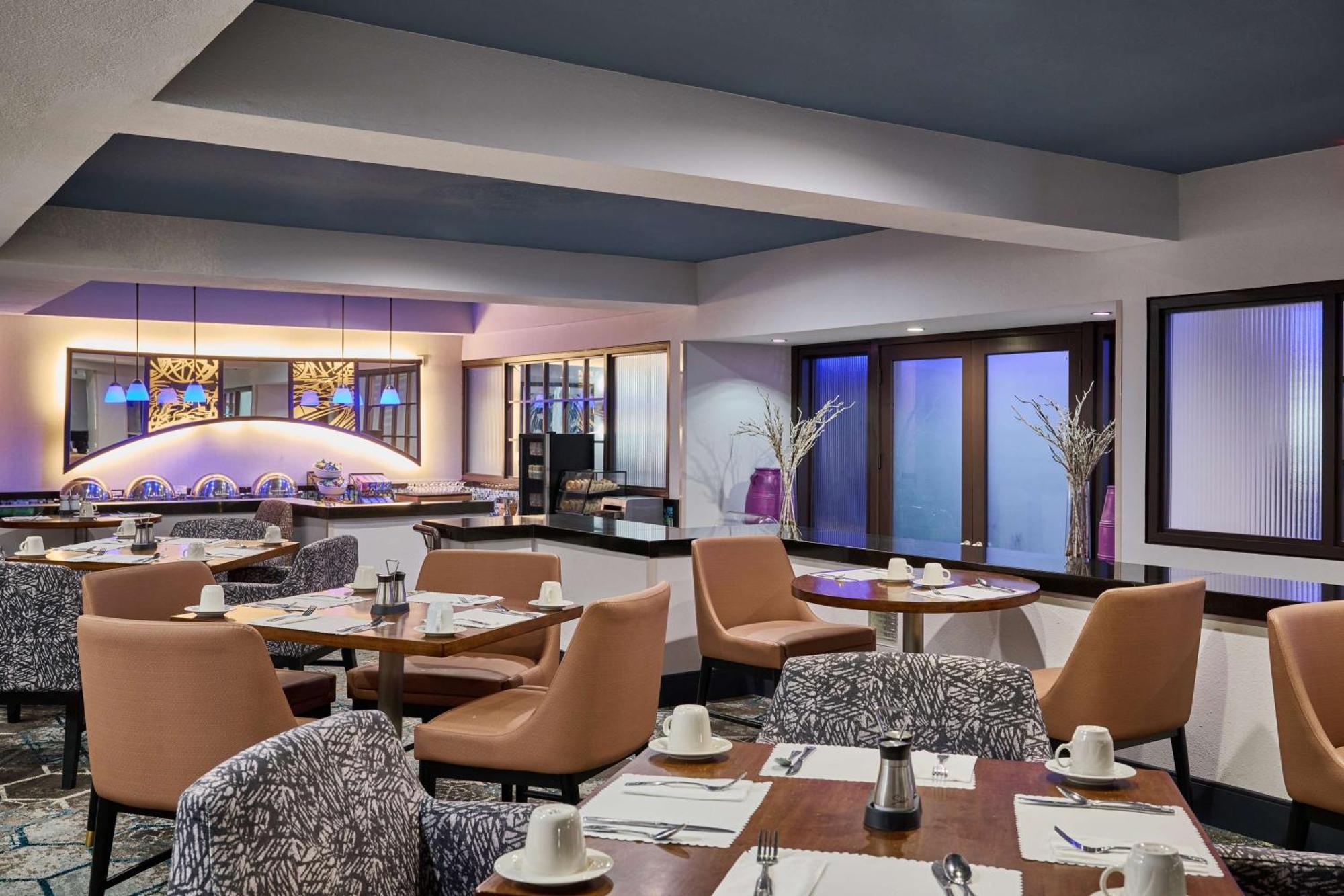 Doubletree By Hilton Chatsworth — Photos 2
